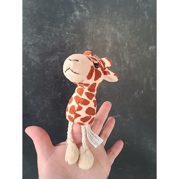 Giraffe Finger Puppet - Picture 2 of 10
